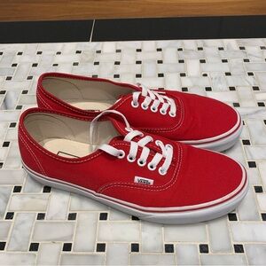 Vans Authentic shoes. Size US Men 7.5, EU 40.5. Worn less than 5 times